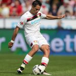 Chicharito valt van de trap en mist seizoensstart