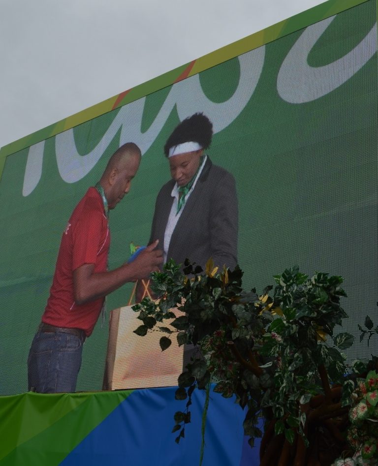 Suriname met vlaggenceremonie verwelkomd in Olympisch dorp