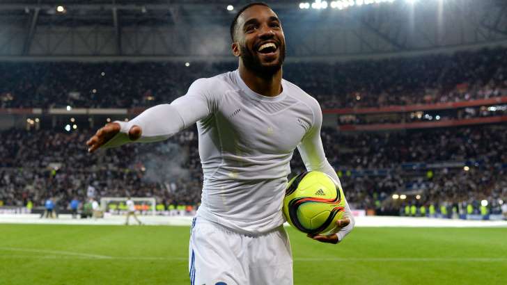 Arsenal bereidt bod op Lacazette voor