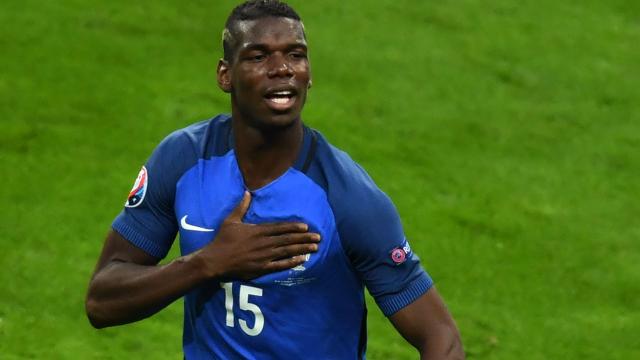 Mourinho vindt dat Pogba zich mag meten met Messi en Ronaldo
