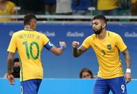 Voetballers Brazilië scoren