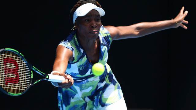 Venus Williams viert record met zege op US Open
