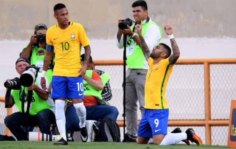 Barcelona declare war over Barbosa move