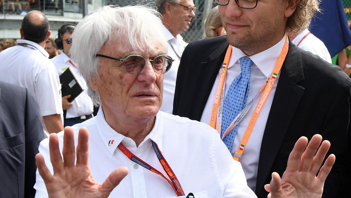 Ecclestone blijft ondanks overname nog drie jaar bij Formule 1
