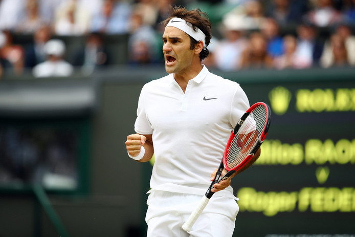 Federer kijkt met pijn in het hart toe