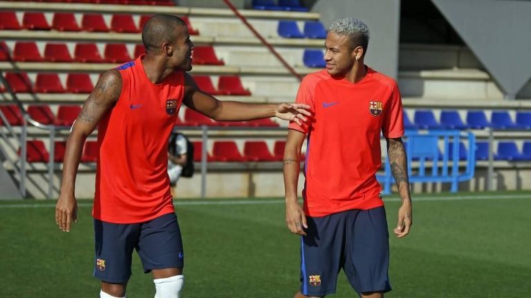 Neymar pikt training in Barcelona weer op