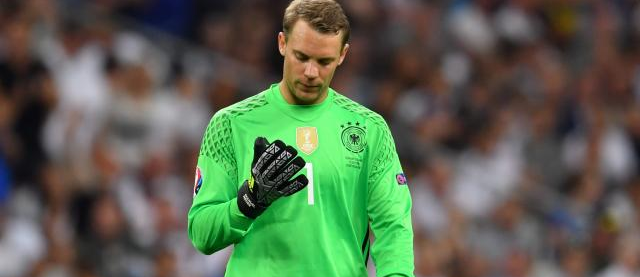 Neuer volgt Schweinsteiger op als aanvoerder van Duitsland
