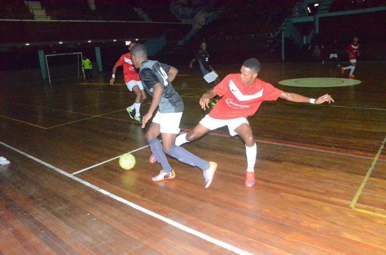 Kabel Boys haalt nodige punten binnen