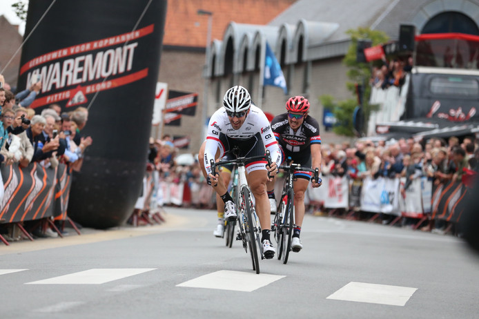 Cancellara zegt Vlaamse wielerbodem vaarwel