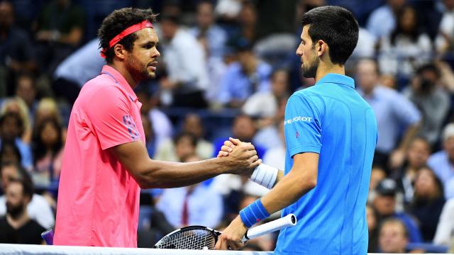 Djokovic en Wozniacki probleemloos naar halve finales US Open