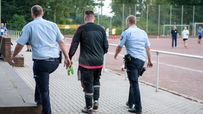 Doelman wordt gearresteerd na 43 tegengoals