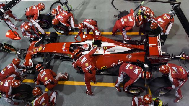 Teambaas Ferrari heeft geen spijt van derde pitstop Raikkonen