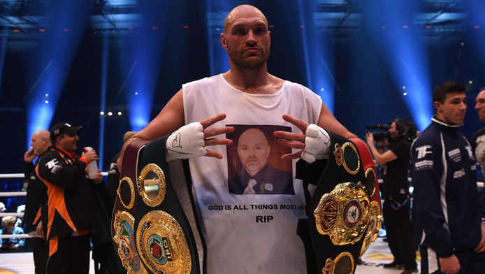 ‘Familie Tyson Fury bekent dat bokser betrapt is op doping’