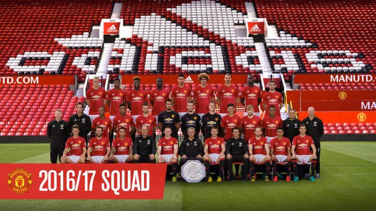 Door Van Gaal gewonnen FA Cup ontbreekt op teamfoto United