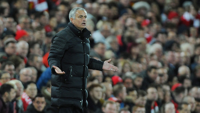 Mourinho op het matje na insinuatie over arbiter