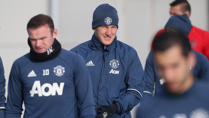 Schweinsteiger keert terug op trainingsveld Man United