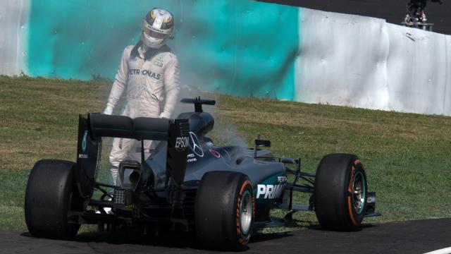 Hamilton heeft spijt van insinuerende uitspraken over Mercedes