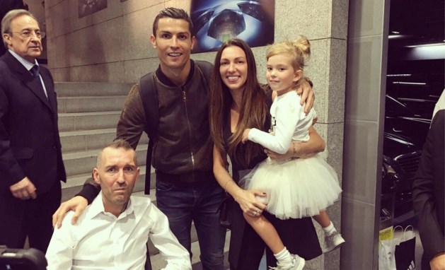 Ronaldo steekt doodzieke voormalige topvoetballer hart onder de riem
