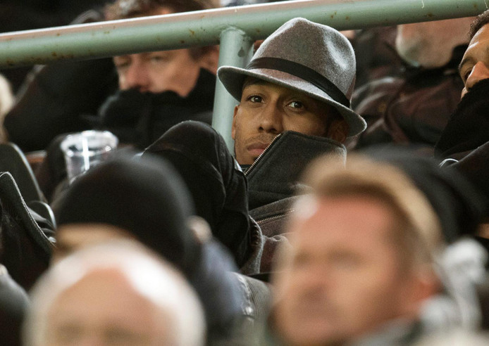 Aubameyang gestraft om reisje met privéjet