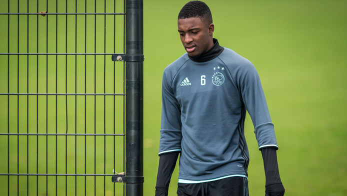Bazoer voor 4,5 jaar naar Wolfsburg