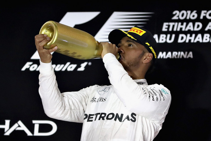 Hamilton verwacht weer kampioensauto van Mercedes