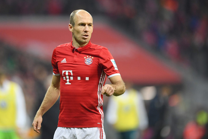 Rummenigge: Robben blijft nog een jaar bij Bayern
