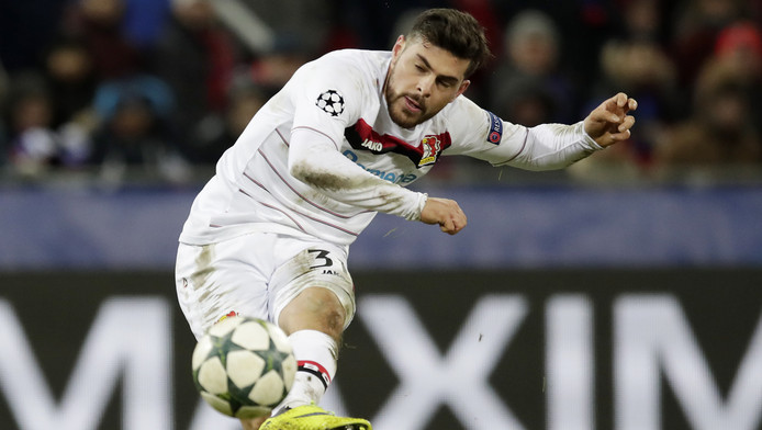 Zware blessure Volland domper voor Leverkusen