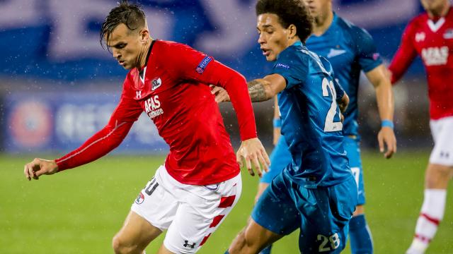 ‘AZ graaft zijn eigen graf bij het spelen op een gelijkspel tegen Zenit’