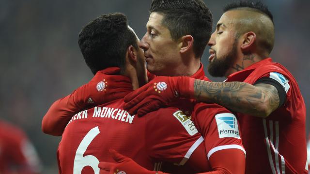 Bayern winterkampioen na eenvoudige zege op Leipzig