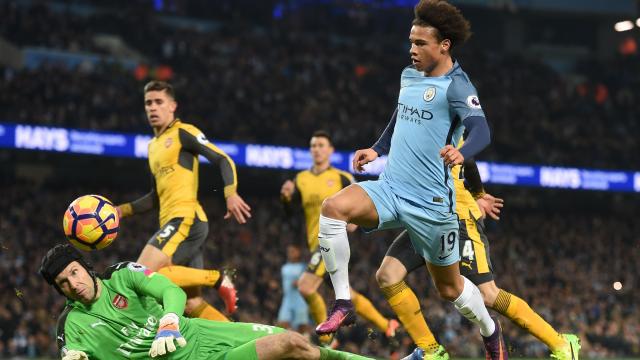 City tweede na zege op Arsenal, Babel scoort voor Deportivo