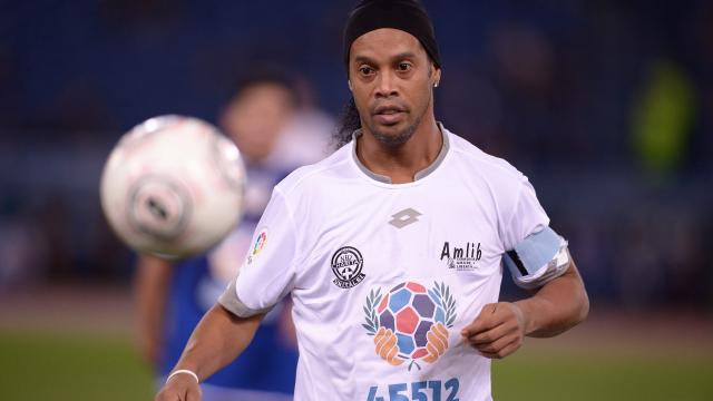 Ronaldinho overweegt duels te gaan spelen voor Chapecoense