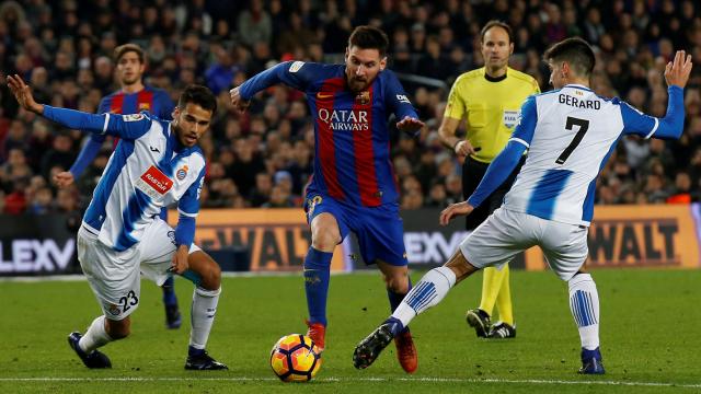 Trainers FC Barcelona en Espanyol roemen ‘unieke’ Messi