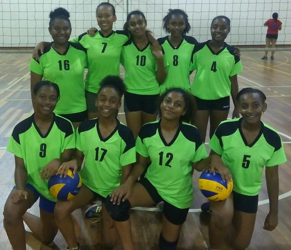 Surinaamse Consude U15 volleybal selectie naar Medellin