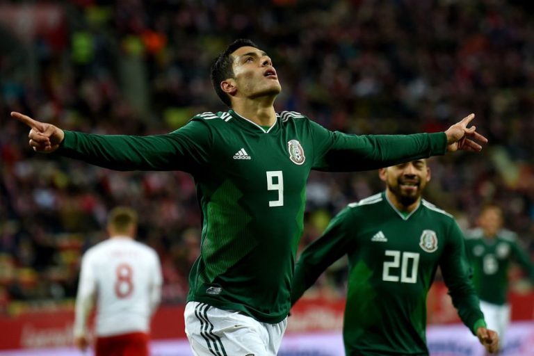JIMÉNEZ BEZORGT MEXICO OEFENZEGE