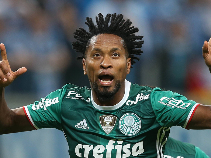 Zé Roberto zegt profvoetbal vaarwel