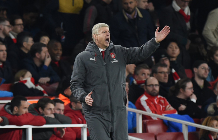 Wenger: Mourinho moet niet zeuren om geld