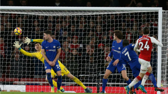 Arsenal fight to hold off controversial Chelsea comeback