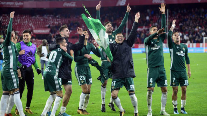 Nightmare start for Montella in thrilling Seville derby