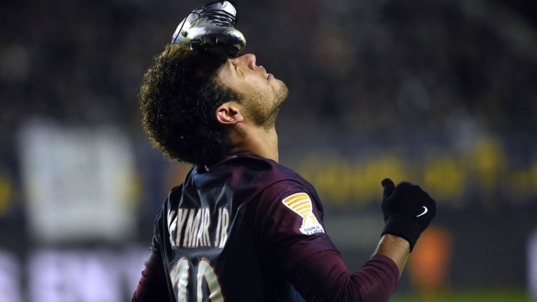 Neymar mimics a famous Ronaldo celebration