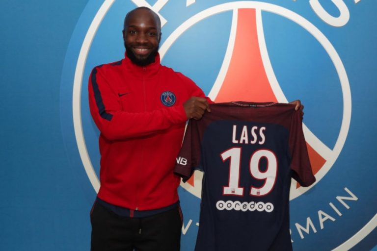 PSG legt routinier uit eigen stad vast