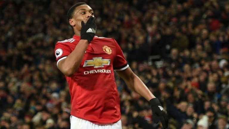 Manchester United verkleint de kloof met City