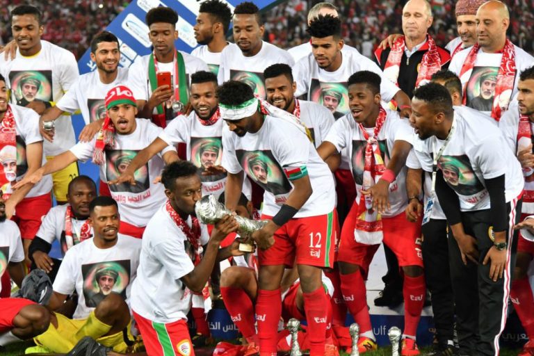 PENALTYSERIE HELPT VERBEEK MET OMAN AAN GOLF CUP