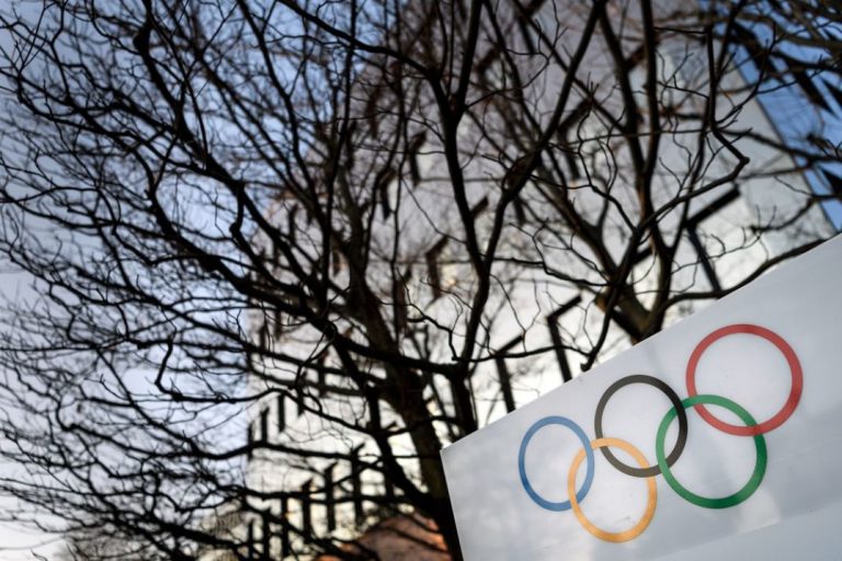 NOORD-KOREA KLOPT AAN DE DEUR BIJ IOC