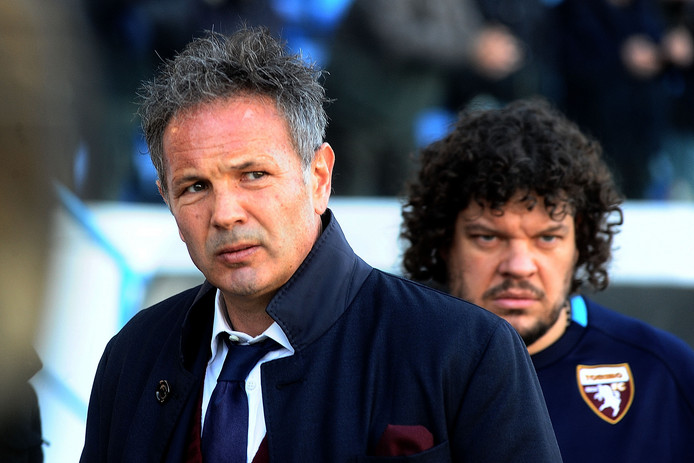 Torino zet trainer Mihajlovic op straat