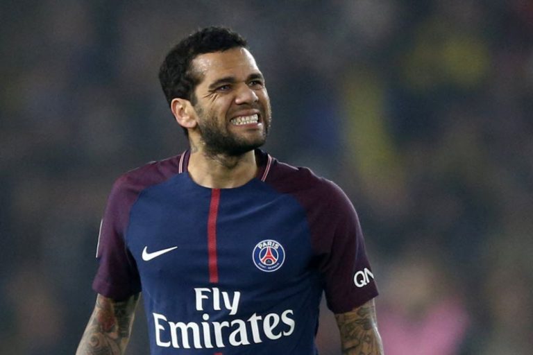 PSG drie duels zonder geschorste Alves