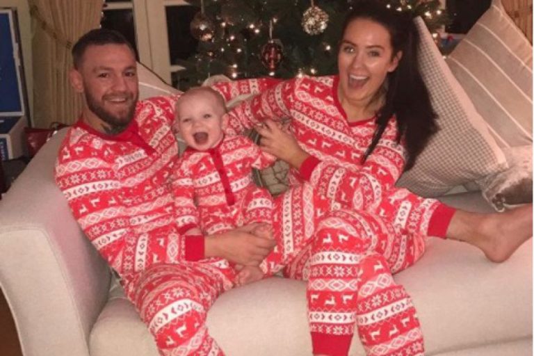 MCGREGOR ‘TRILLEND’ IN BED MET AUSTRALISCHE GRIEP
