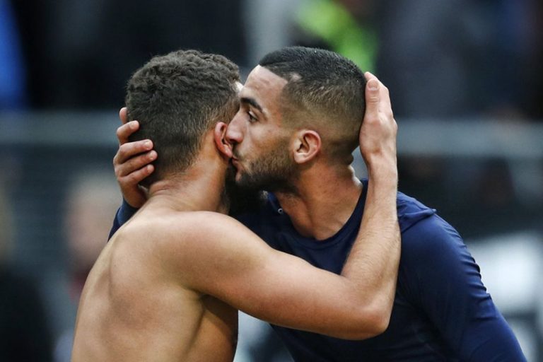 Labyad trekt Ajax – shirt aan en hoopt op transfer