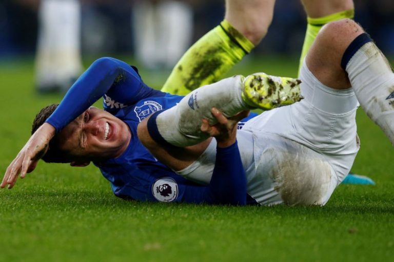 Vreselijke beenbreuk Everton – Ier