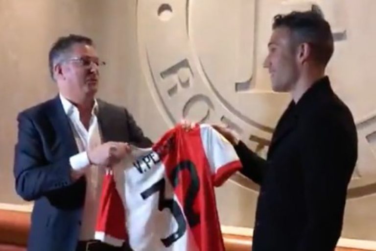 Dierbaar rugnummer voor van Persie