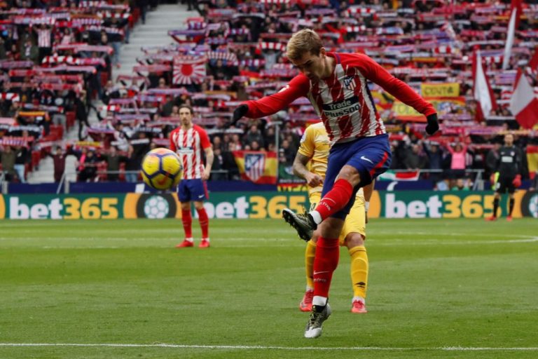 Atletico laat punten liggen in jacht op Barca